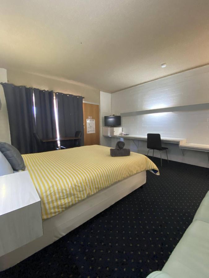Capri Motel Balranald Ngoại thất bức ảnh