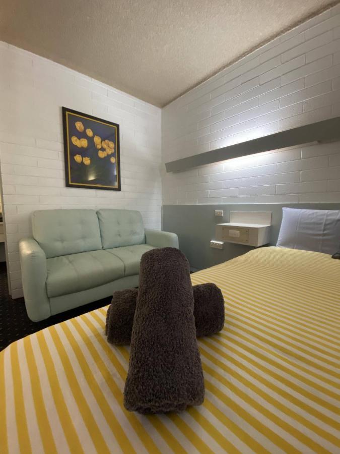 Capri Motel Balranald Ngoại thất bức ảnh