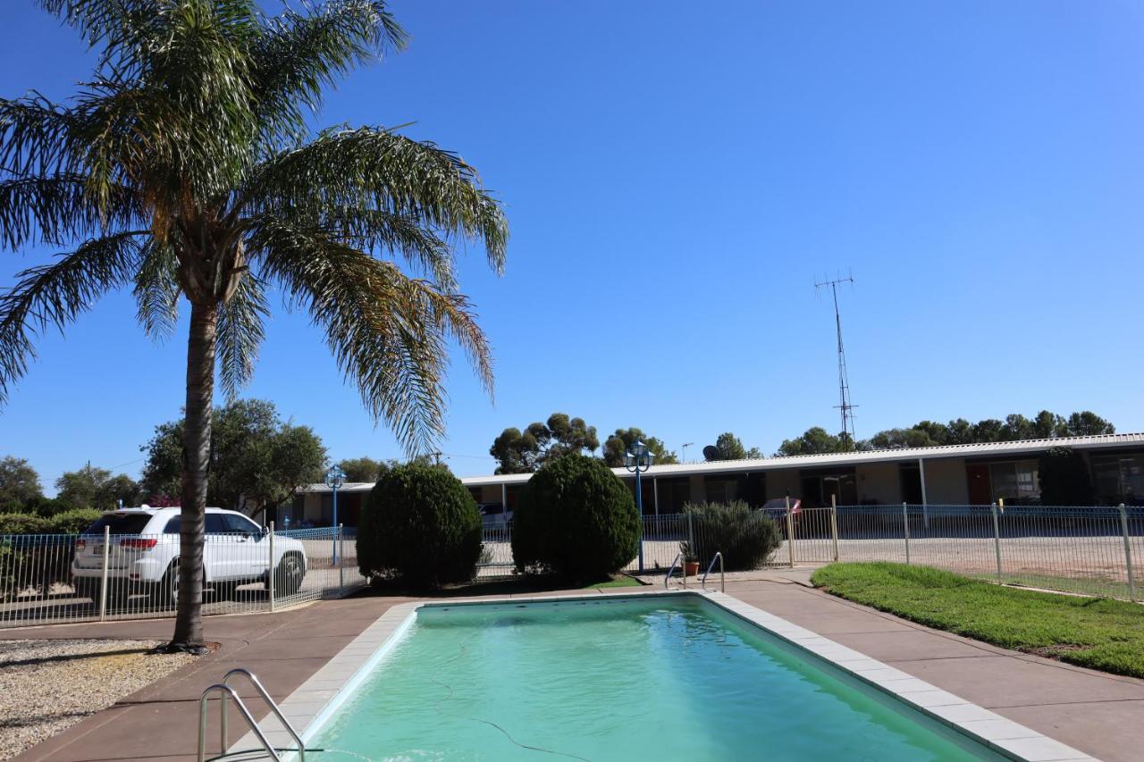 Capri Motel Balranald Ngoại thất bức ảnh
