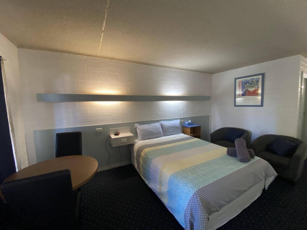 Capri Motel Balranald Ngoại thất bức ảnh