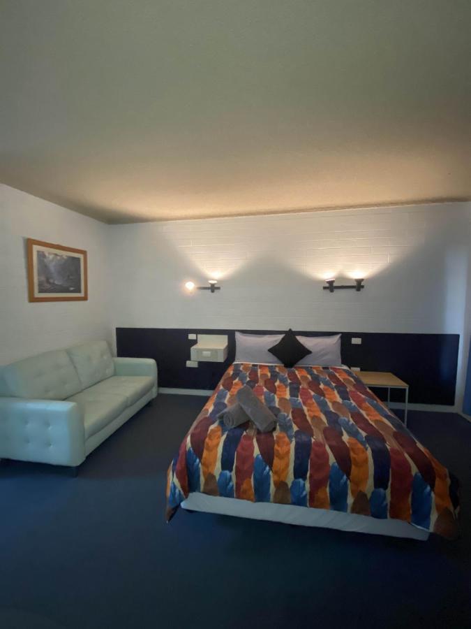 Capri Motel Balranald Ngoại thất bức ảnh