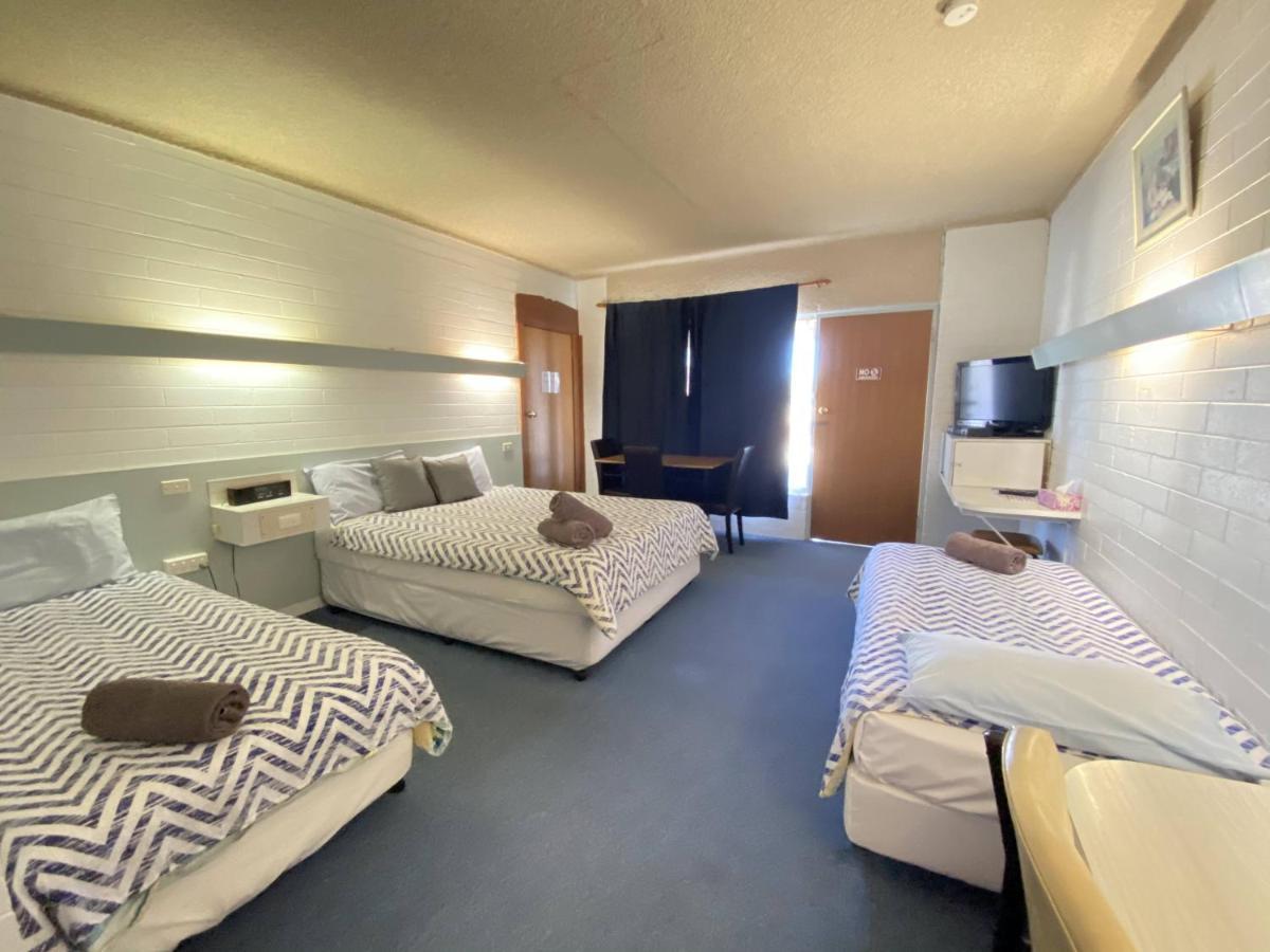 Capri Motel Balranald Ngoại thất bức ảnh