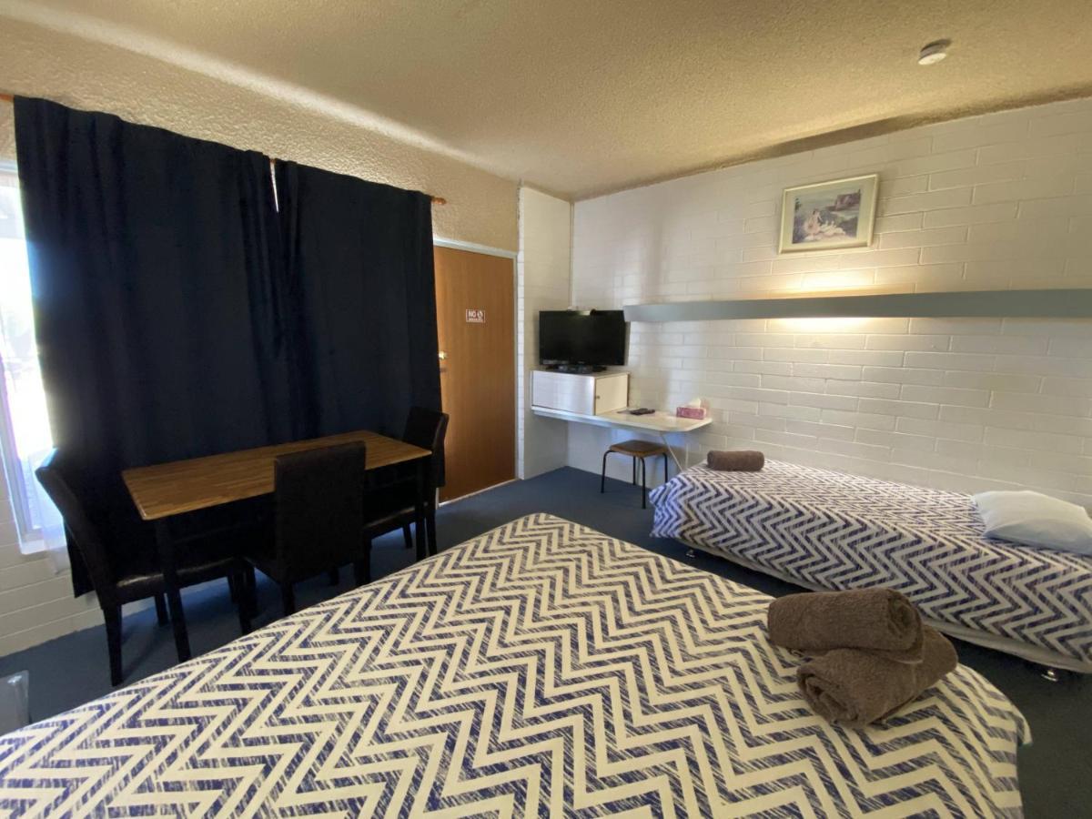 Capri Motel Balranald Ngoại thất bức ảnh