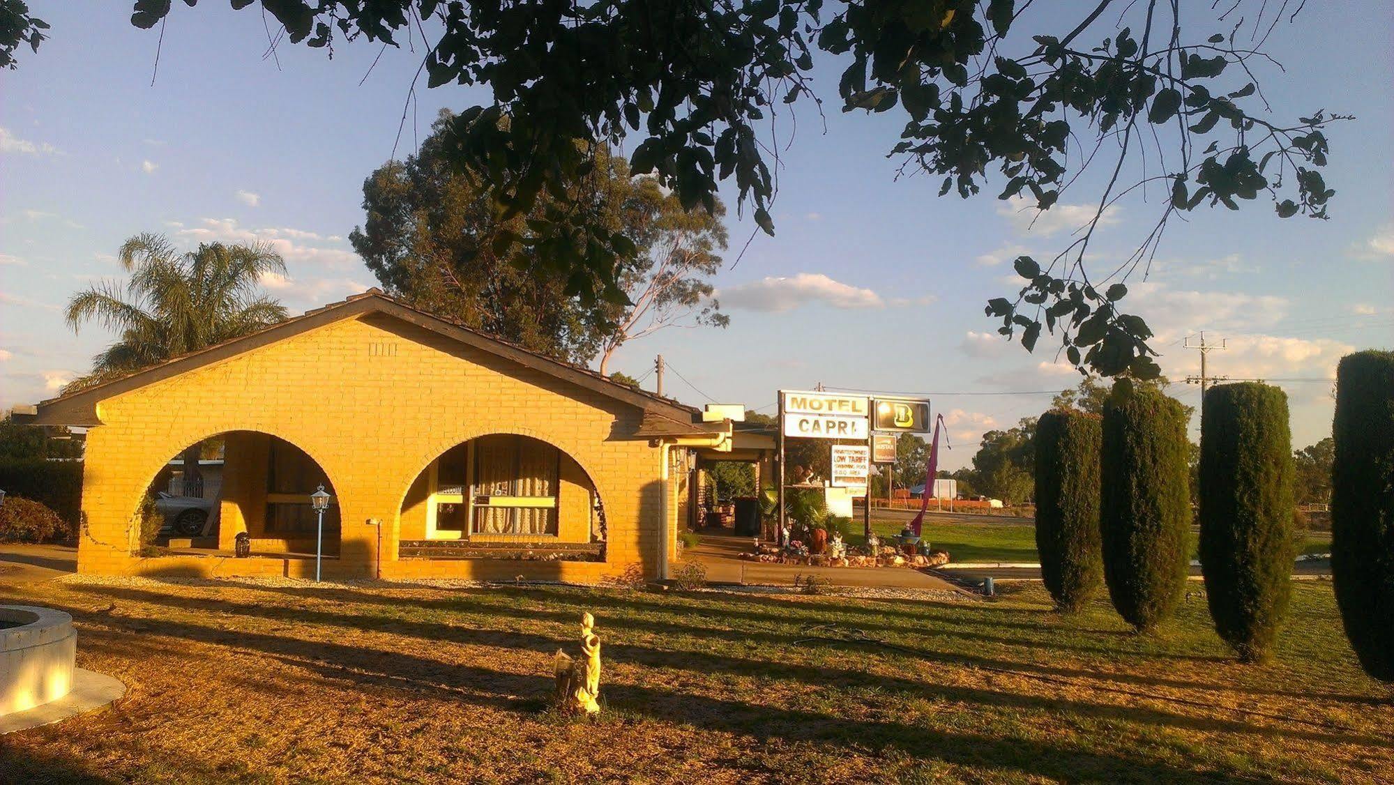 Capri Motel Balranald Ngoại thất bức ảnh