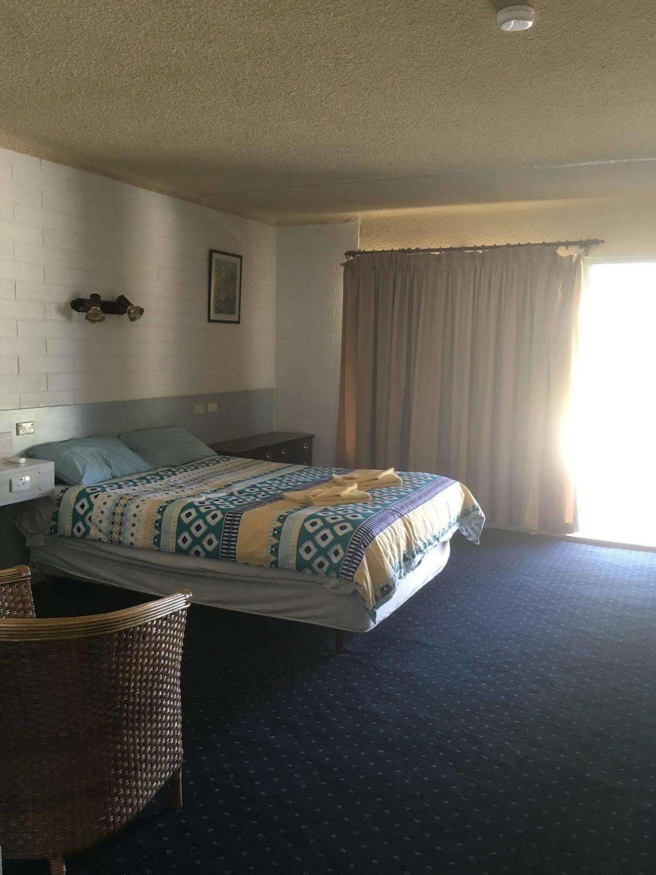 Capri Motel Balranald Ngoại thất bức ảnh